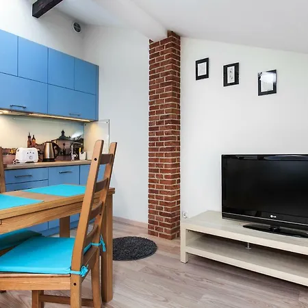Apartment Go - Czapskich 1 *